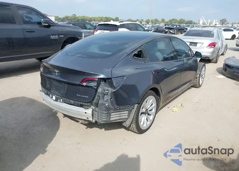 2021 Tesla Model 3 Long Range Dual Motor All-Wheel Drive z USA, uszkodzony, nr VIN 5YJ3E1EB0MF062004